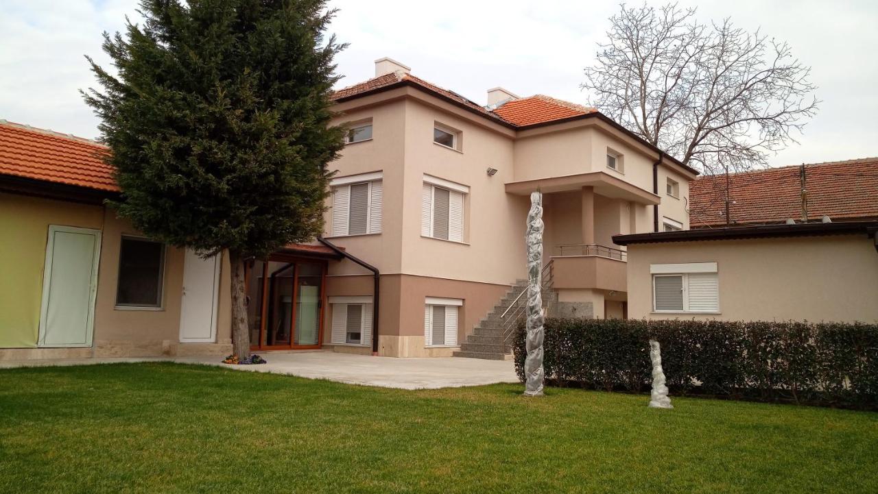 Villa Ros Guest House Svilengrad Eksteriør billede