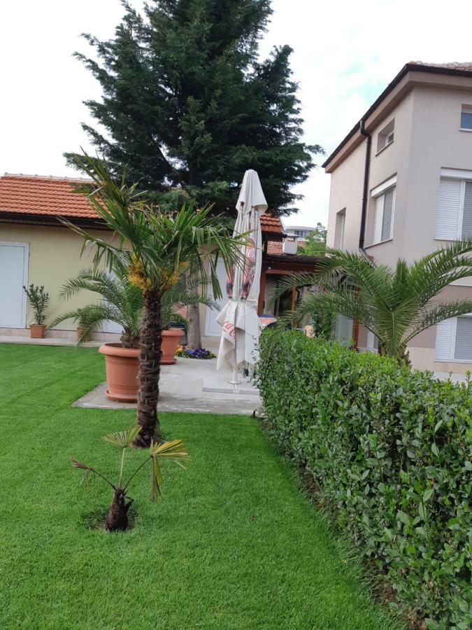 Villa Ros Guest House Svilengrad Eksteriør billede